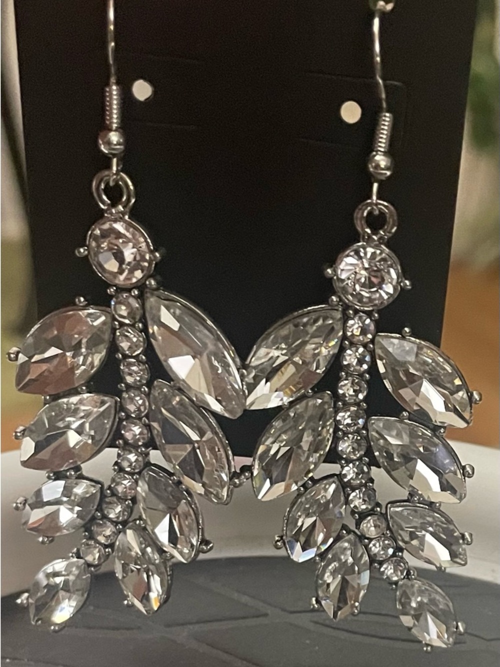 Silver Clear Crystal Leaf Drop Earrings NWT’s